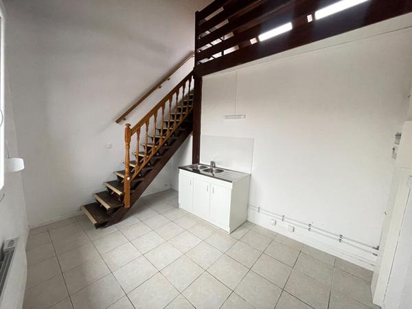 À louer : Appartement 2 pièces à Saint Quentin quartier d'Isle.