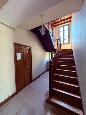 Achat immeuble Riom-ès-Montagnes - 12 pièce(s) - 272 m² - 109 000 €