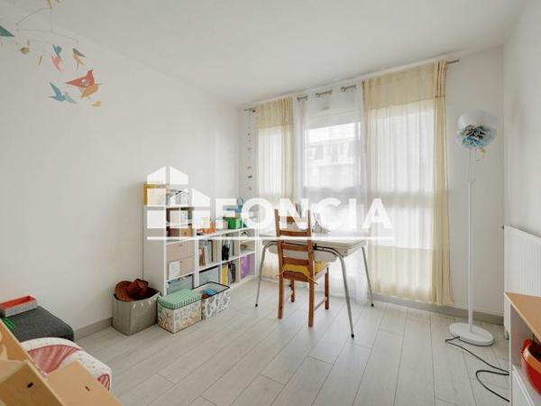 À vendre Appartement 4 pièces 83.59 m² - Le Plessis-robinson 92350