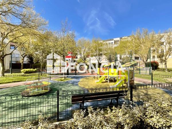 À vendre Appartement 4 pièces 83.59 m² - Le Plessis-robinson 92350