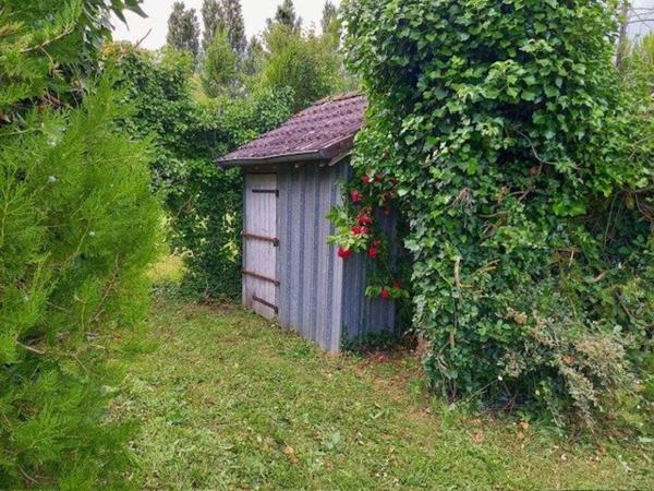 Terrain 1750m² constructible et borné