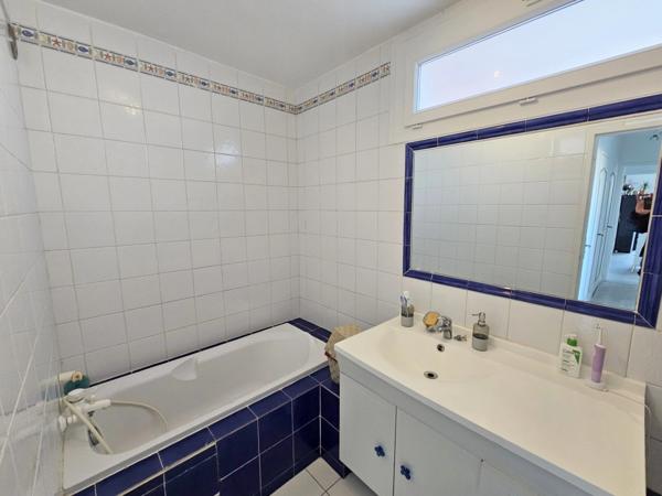 Appartement à Vendre 5 pièces MARSEILLE 10EME ARRONDISSEMENT