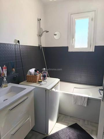 Vente                                                      Appartement
                        
                     3 pièces                      73 m2                     à Ajaccio