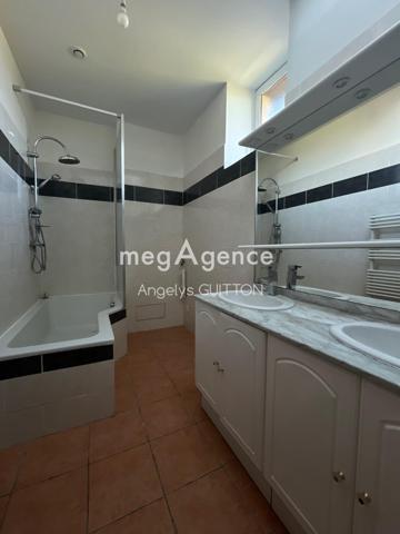 Maison à Fresnay-sur-Sarthe, 72130 - 5 pièces 140m²