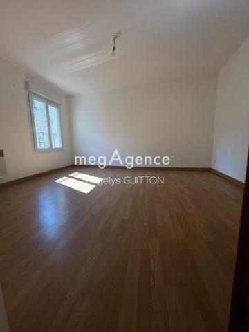 Maison à Fresnay-sur-Sarthe, 72130 - 5 pièces 140m²