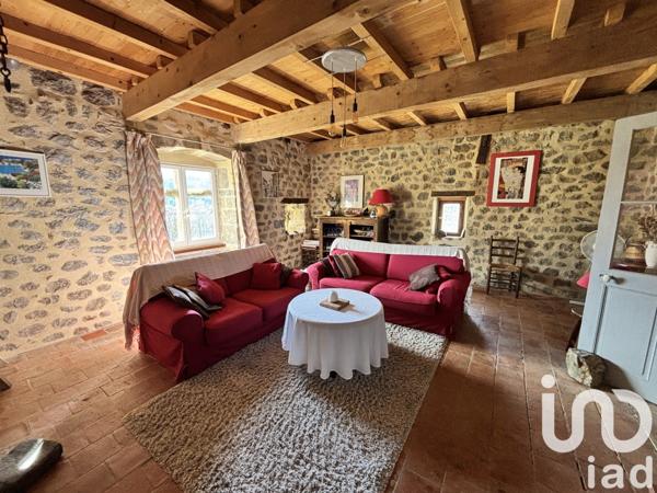 Maison rustique 4 pièces de 93 m² à Vals-les-Bains (07600)