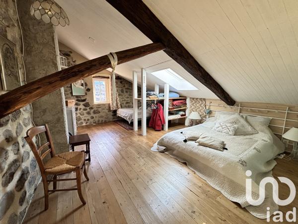 Maison rustique 4 pièces de 93 m² à Vals-les-Bains (07600)