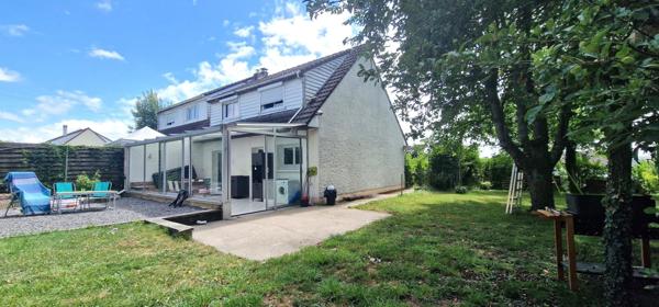 Maison avec 4 chambres garage et jardin