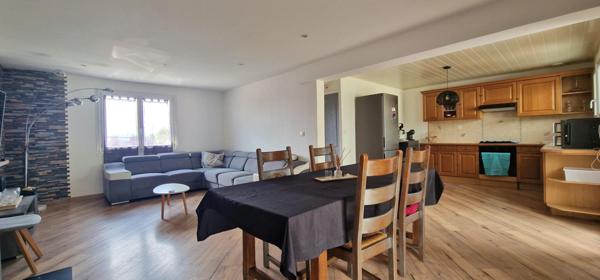 Maison avec 4 chambres garage et jardin