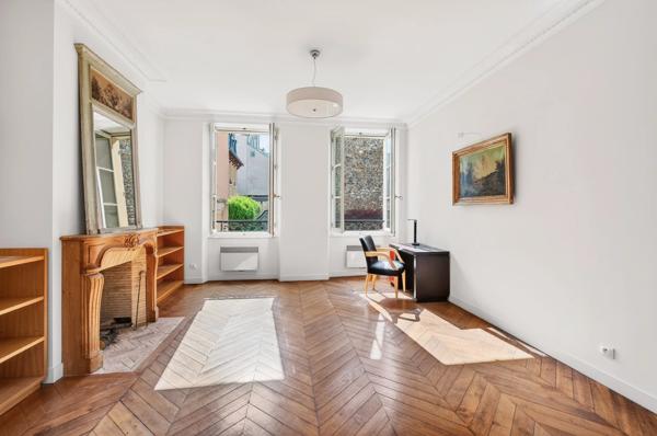 Bureau Versailles - SAINT LOUIS