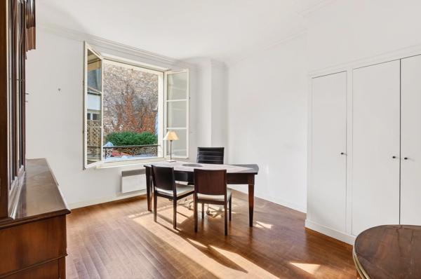 Bureau Versailles - SAINT LOUIS