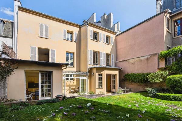 Bureau Versailles - SAINT LOUIS