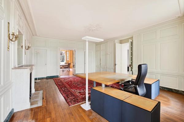 Bureau Versailles - SAINT LOUIS