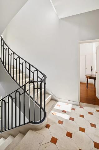 Bureau Versailles - SAINT LOUIS