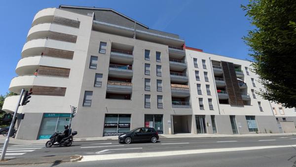 Emplacement stratégique à 2 pas de la gare et du centre-ville !