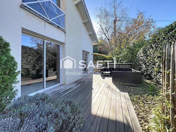 Maison 6 pièces 150 m² - PESSAC (33600)