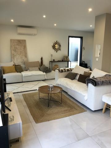 Chassieu (69680) RARE à Chassieu, maison récente de 2018 avec jardin