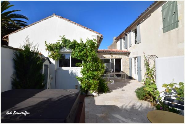 Maison à vendre 5 pièces SAINT CLEMENT DES BALEINES (17), 3 chambres, belle réception
