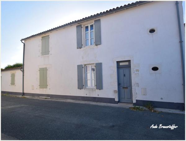 Maison à vendre 5 pièces SAINT CLEMENT DES BALEINES (17), 3 chambres, belle réception
