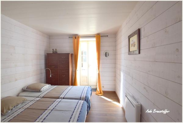 Maison à vendre 5 pièces SAINT CLEMENT DES BALEINES (17), 3 chambres, belle réception