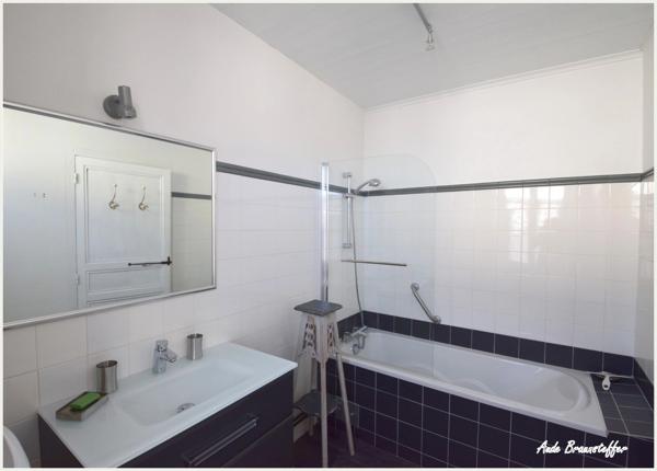 Maison à vendre 5 pièces SAINT CLEMENT DES BALEINES (17), 3 chambres, belle réception