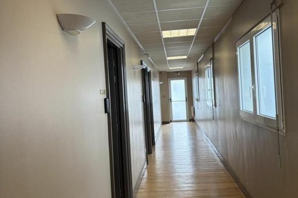 Vente - BUREAUX 150 m 2