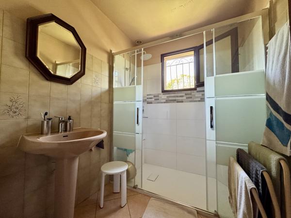 Saint-Gilles (30800) SAINT GILLES (30800) - EXCLUSIVITE - VILLA PLAIN PIED - 91 m2 - 3 CHAMBRES - GARAGE