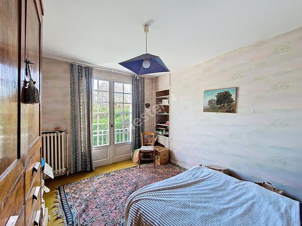 Maison spacieuse à vendre à Buxerolles - 5 chambres dans un secteur calme
