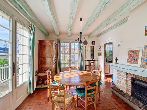 Maison spacieuse à vendre à Buxerolles - 5 chambres dans un secteur calme