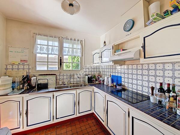 Maison spacieuse à vendre à Buxerolles - 5 chambres dans un secteur calme