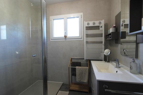 MAISON DE PLAIN PIED / 4 CHAMBRES / GRAND TERRAIN