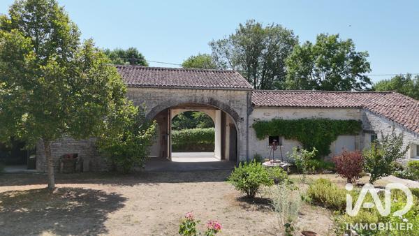 Maison à vendre 8 pièces 300 m² Courbillac