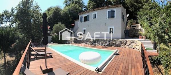 ? Charmante maison familiale avec piscine et vue imprenable à Collobrières ?