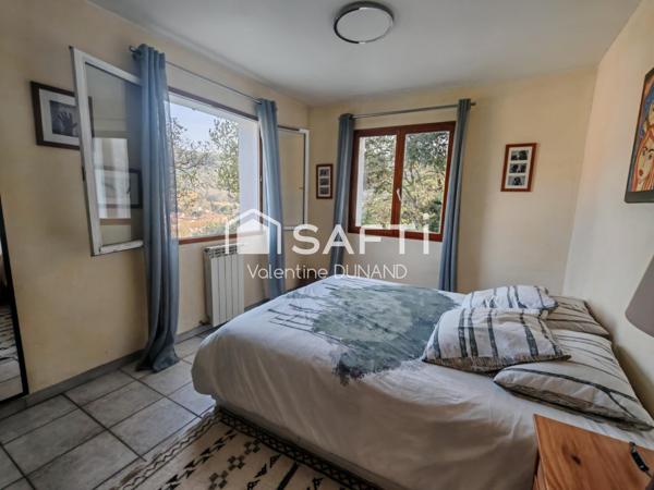 ? Charmante maison familiale avec piscine et vue imprenable à Collobrières ?