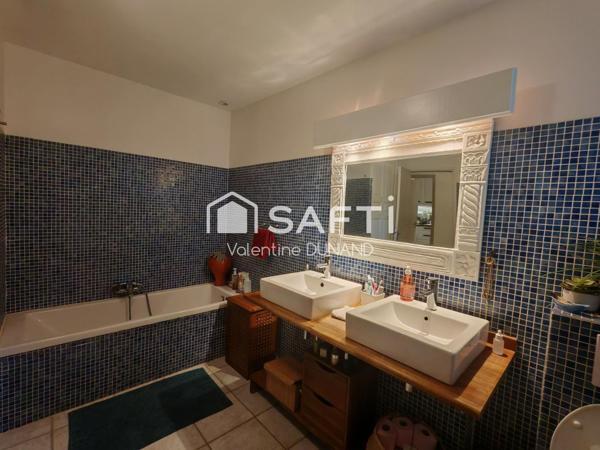 ? Charmante maison familiale avec piscine et vue imprenable à Collobrières ?