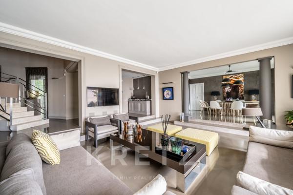 Maison d'architecte à l'entrée du cap Corse avec vue mer panoramique