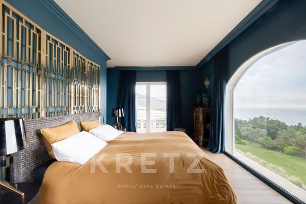 Maison d'architecte à l'entrée du cap Corse avec vue mer panoramique