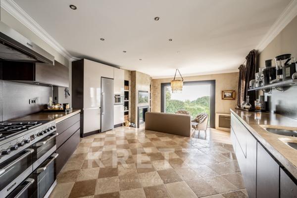 Maison d'architecte à l'entrée du cap Corse avec vue mer panoramique