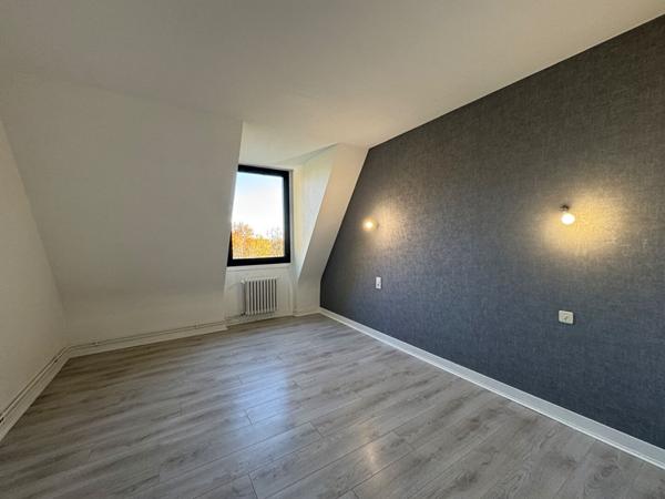 A vendeur, secteur résidentiel de Périgueux, belle Maison type 7 avec terrain arboré & garage