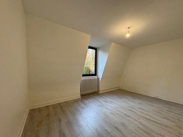 A vendeur, secteur résidentiel de Périgueux, belle Maison type 7 avec terrain arboré & garage