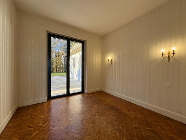 A vendeur, secteur résidentiel de Périgueux, belle Maison type 7 avec terrain arboré & garage