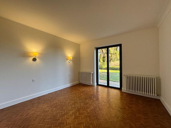 A vendeur, secteur résidentiel de Périgueux, belle Maison type 7 avec terrain arboré & garage