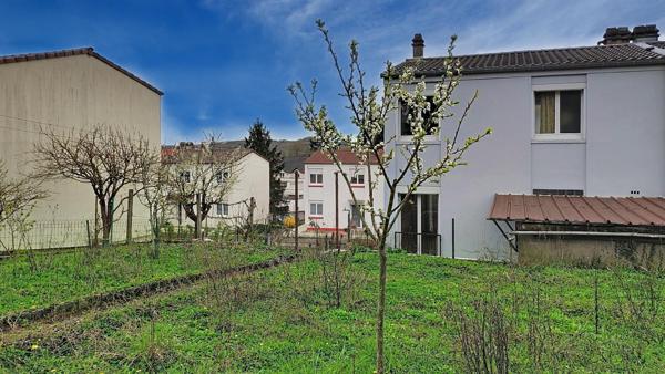 Maison mitoyenne T5 sur terrain de 3,5 ares