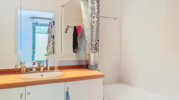 Le Chesnay - Appartement 2 pièces de 2007 avec jardin