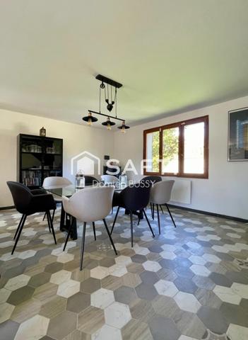 Maison de 160 M2 edifiée sur un terrain de 1002M2.