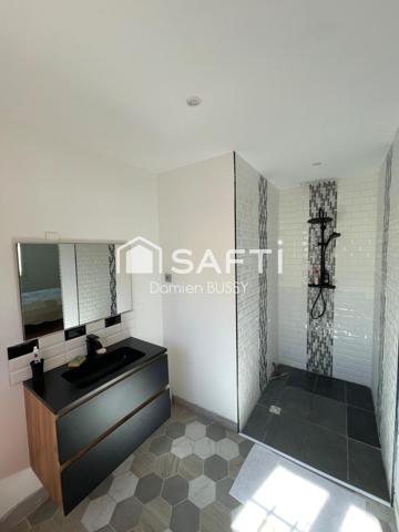 Maison de 160 M2 edifiée sur un terrain de 1002M2.