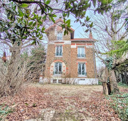 Meulière 5 chambres 135 m² + dépendance de 30 m² sur terrain de 600 m²