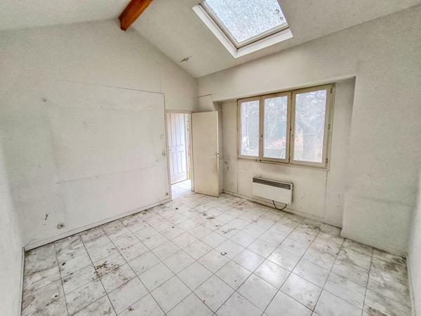 Meulière 5 chambres 135 m² + dépendance de 30 m² sur terrain de 600 m²
