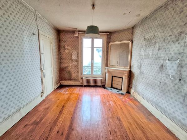 Meulière 5 chambres 135 m² + dépendance de 30 m² sur terrain de 600 m²