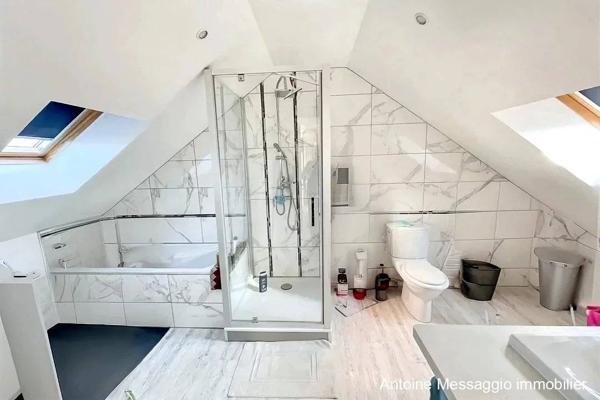 Maison familiale de 9 pièces dans un village calme à 5 km de VERNON